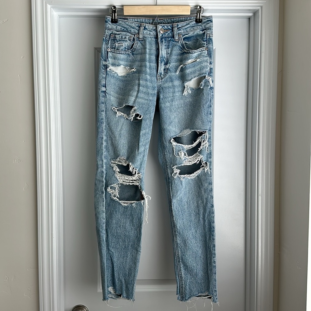 AE Strigid Ripped Mom Jean - Picture 3 of 5